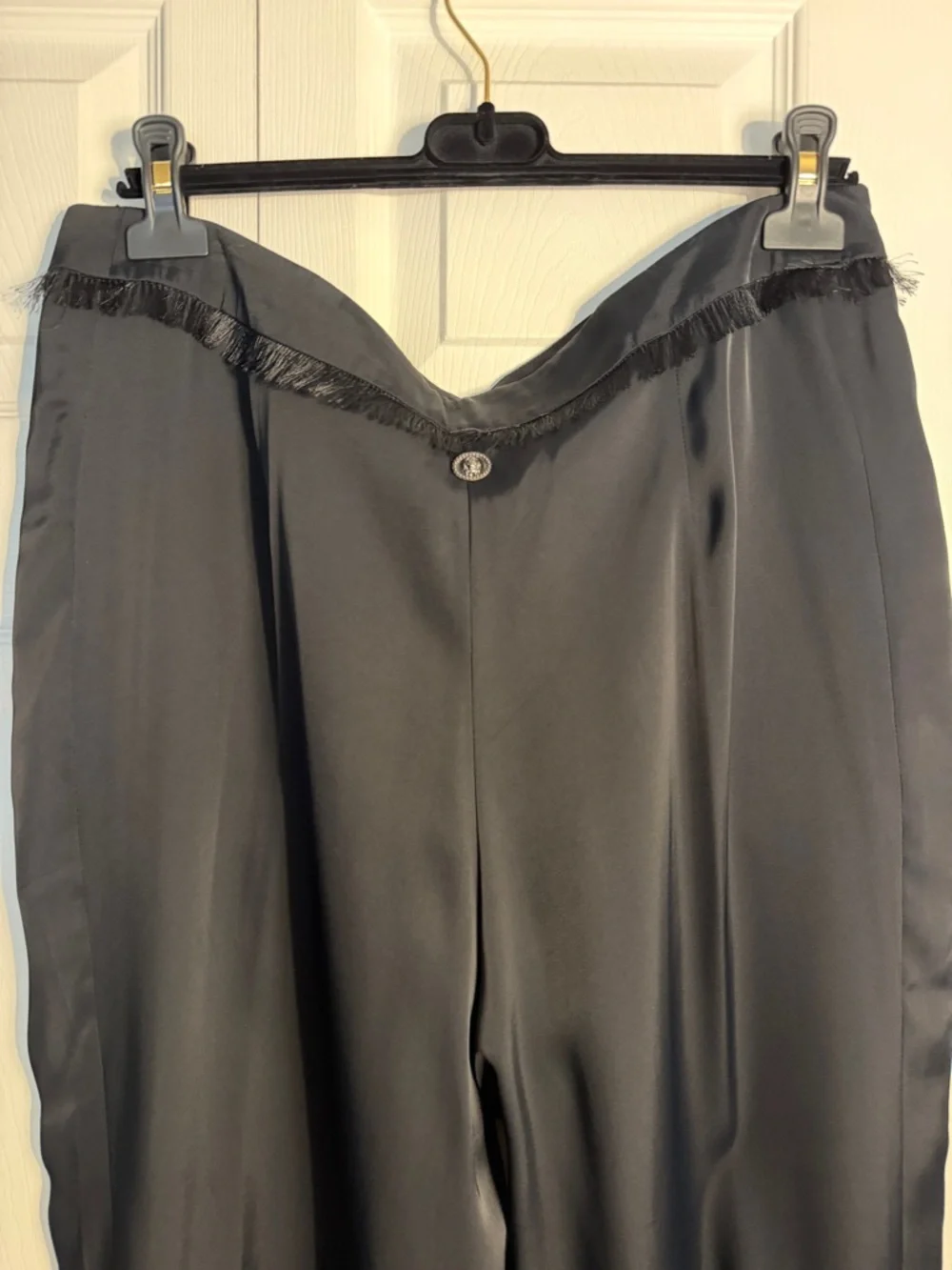 Black Chanel fringe viscose pants. FR42